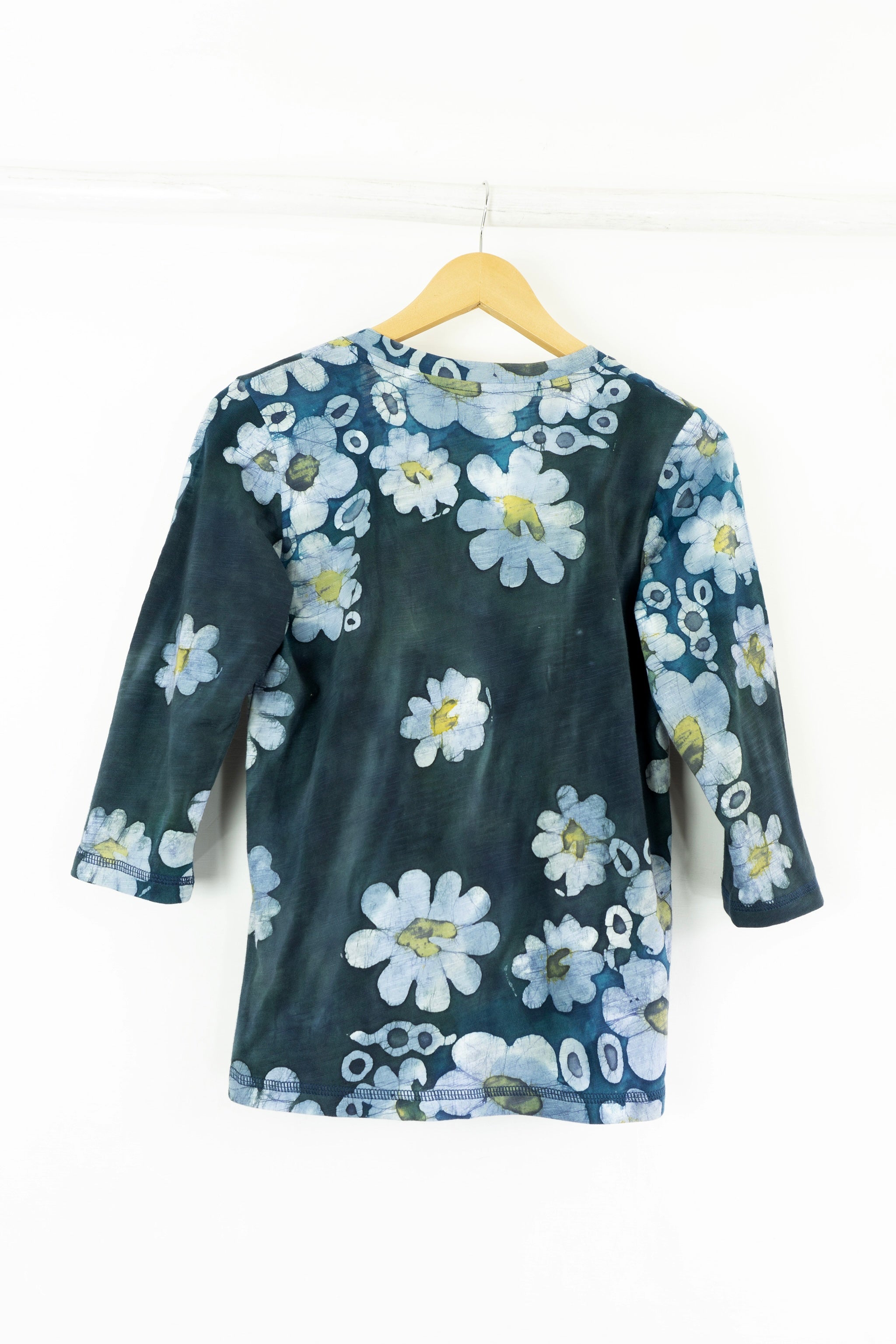 Deb V Tee - 1109 - Afloat - Indi