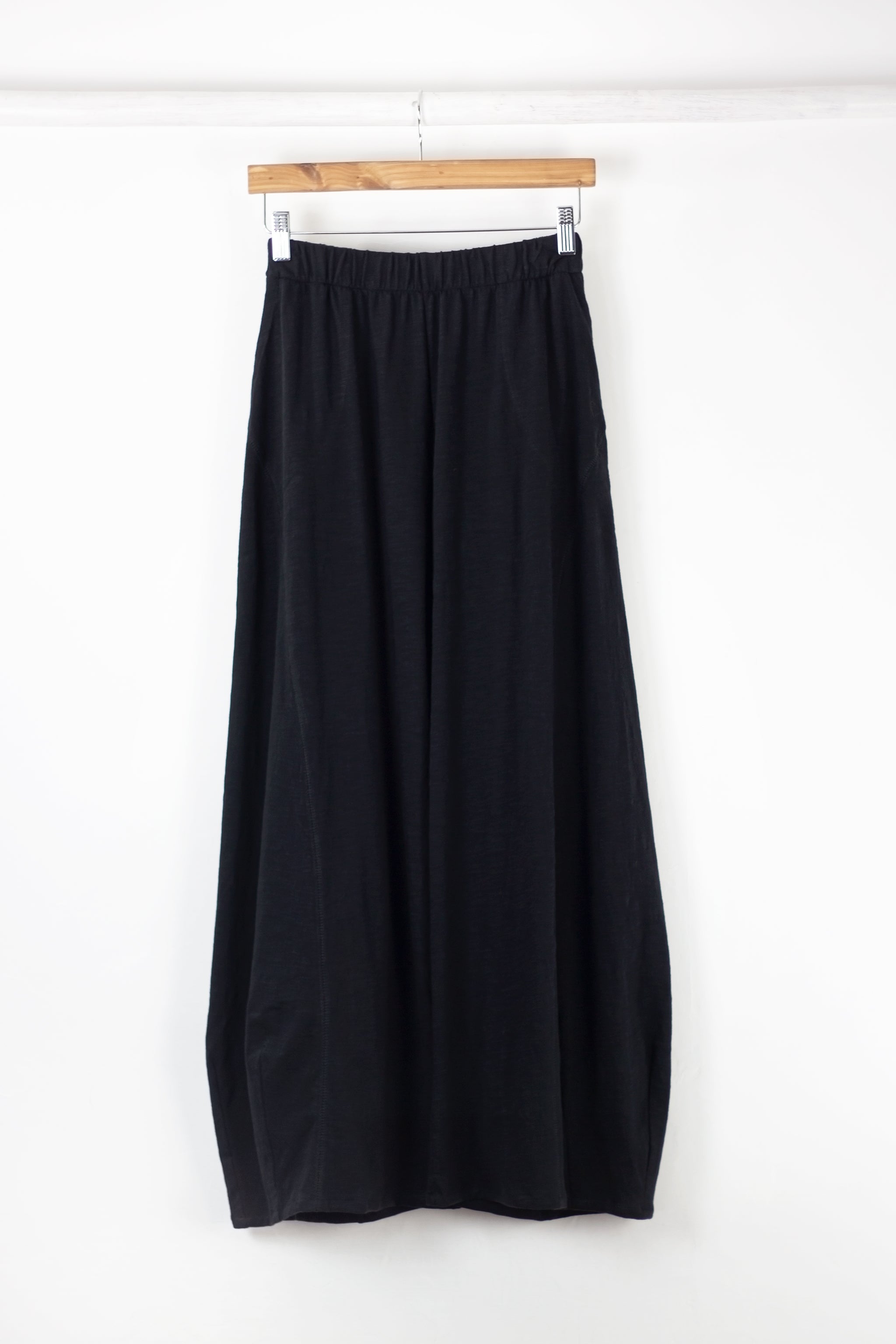 Divided Pants - 2217 - Solids - Flamé