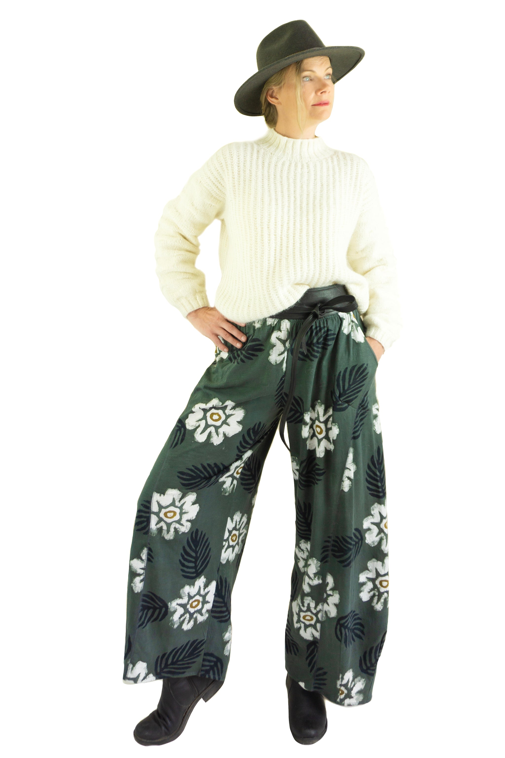 Divided Pants - Oleander