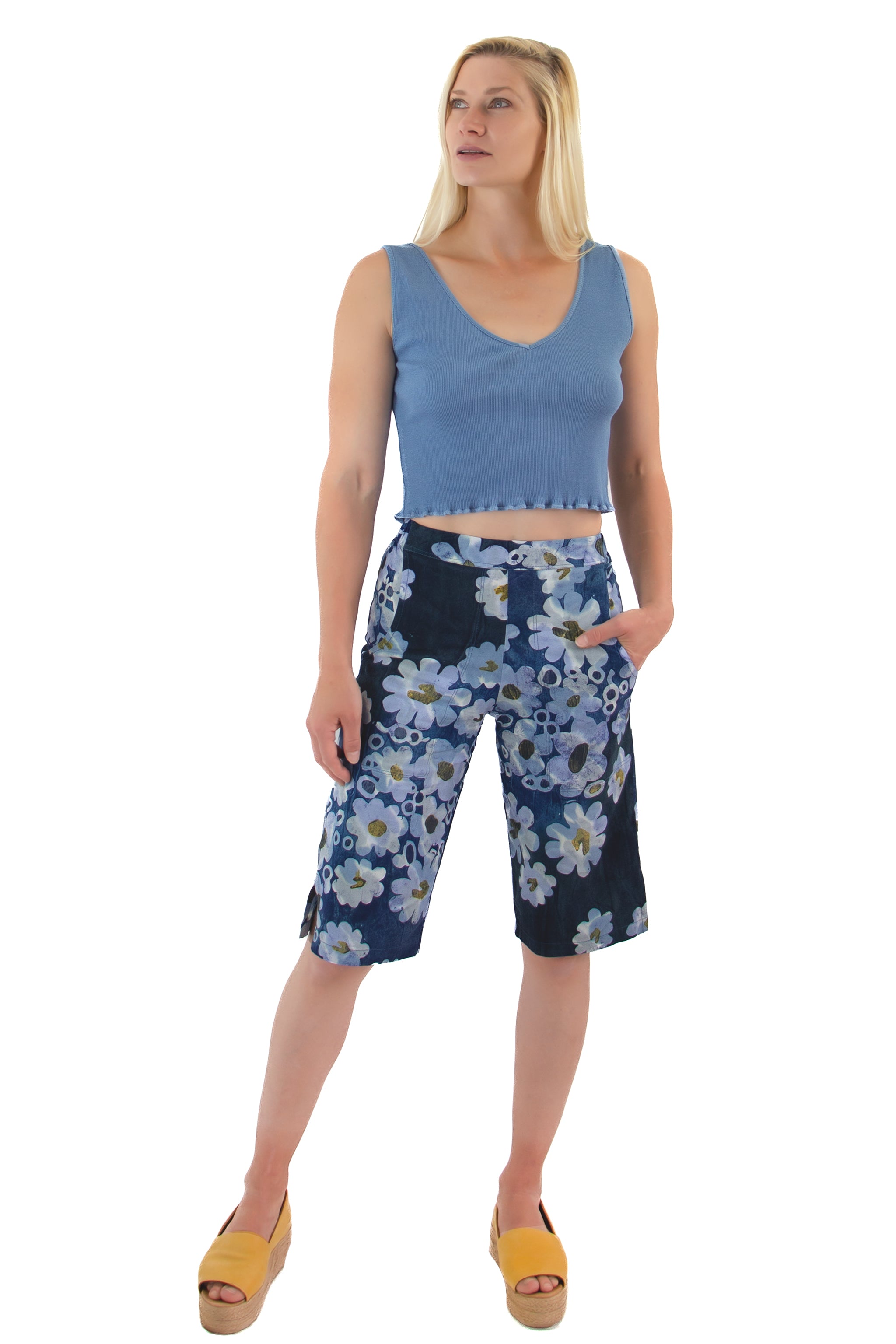 Slim Shorti Crops - Afloat