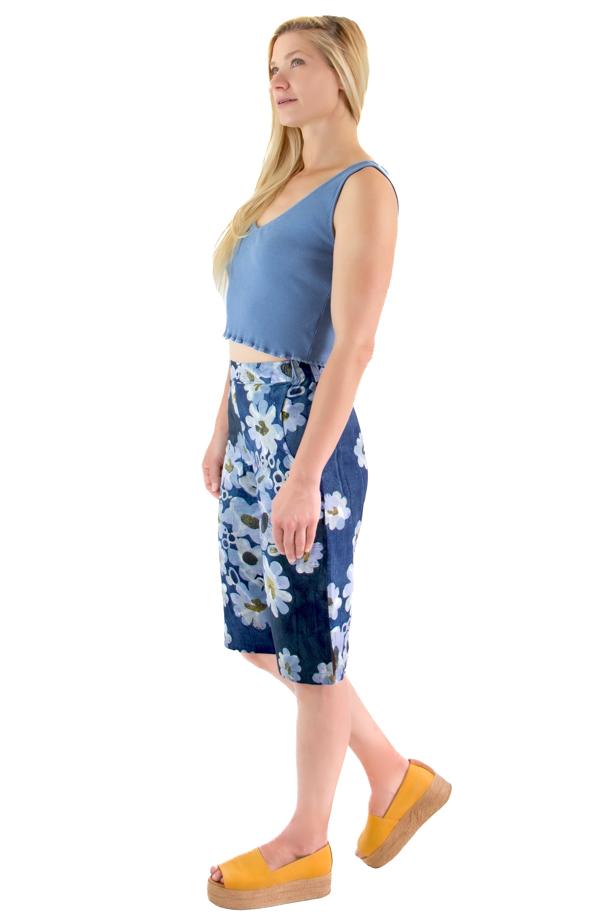Slim Shorti Crops - Afloat
