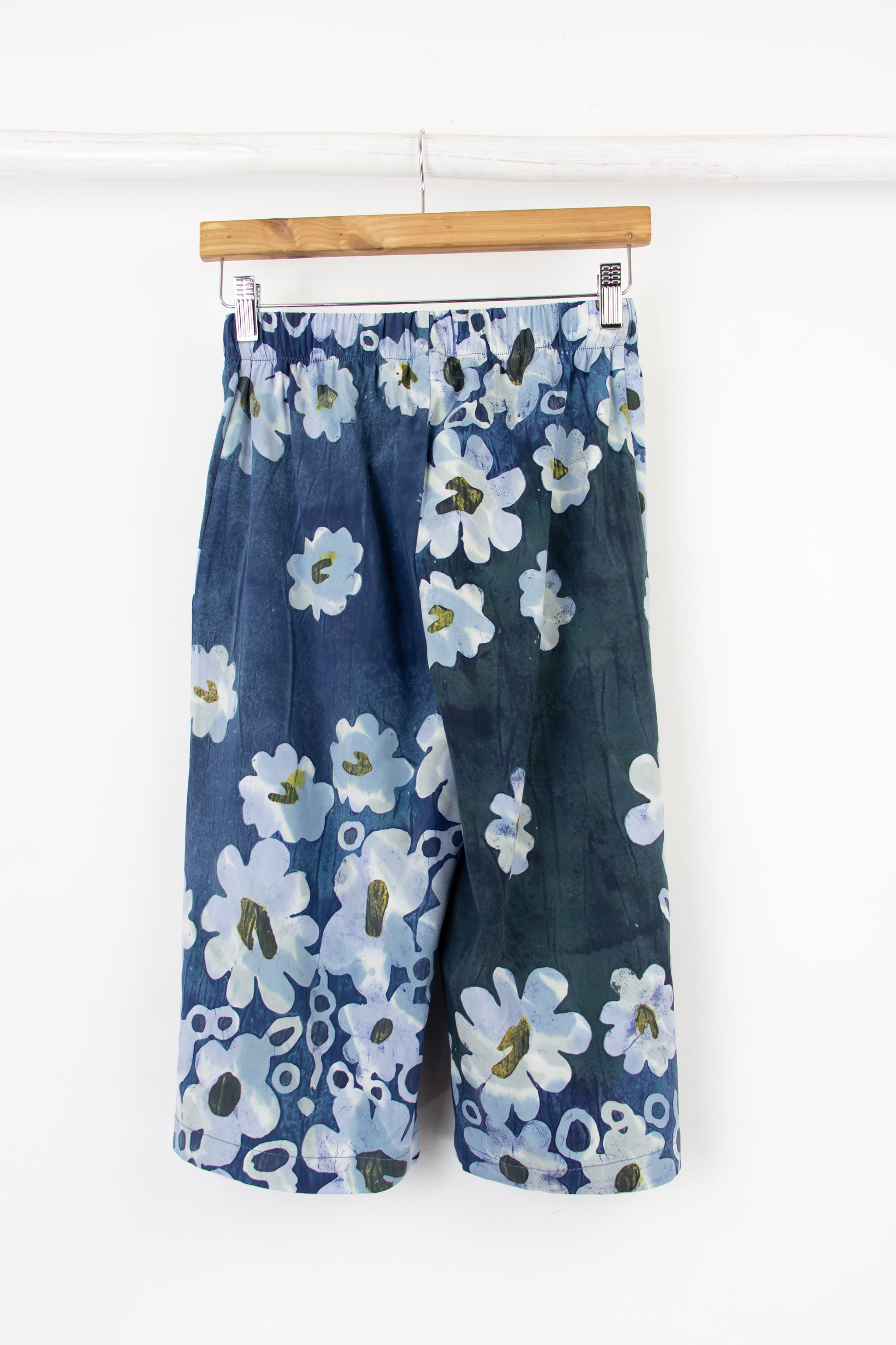 Slim Shorti Crops - Afloat