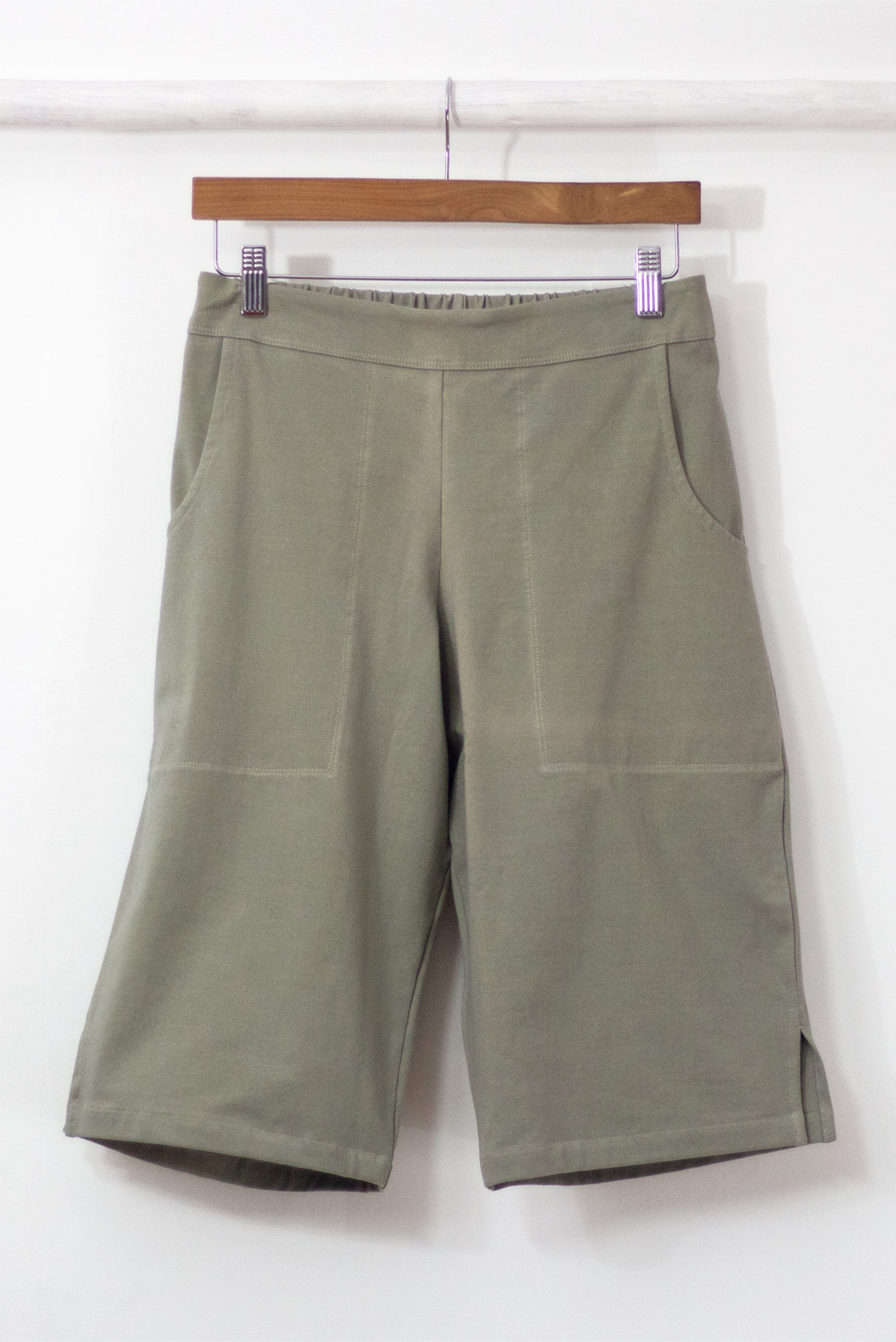 Slim Shorti Crops - Solids