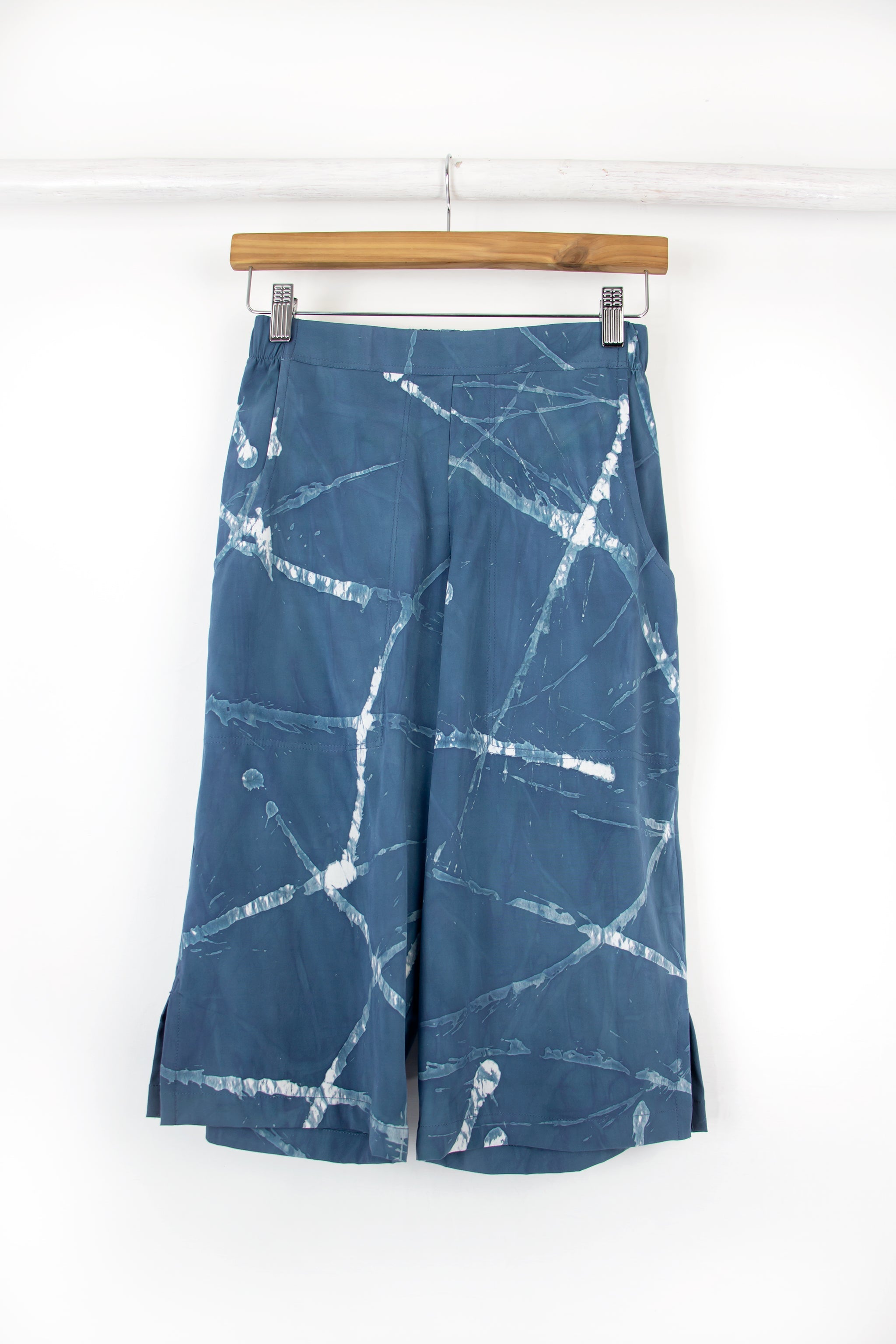 Slim Shorti Crops 2007SC - Collide Pale Indi