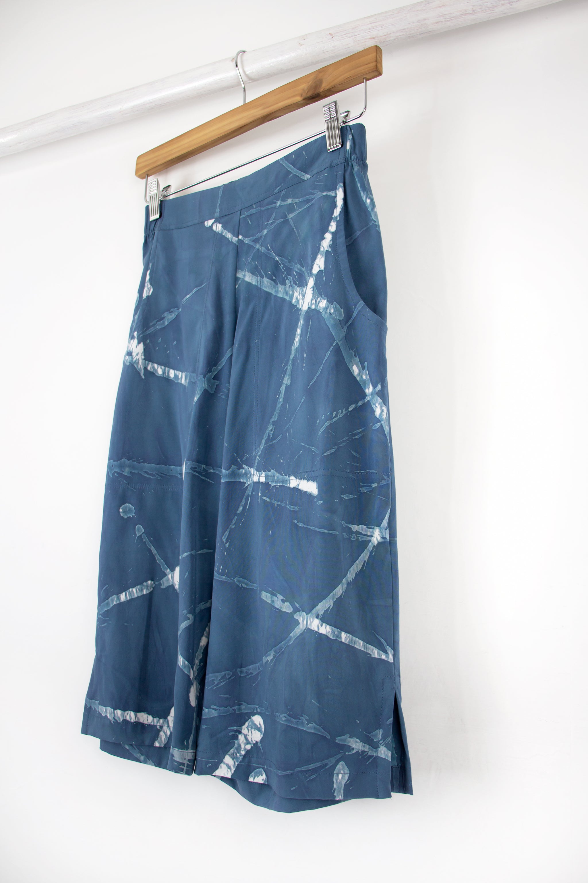 Slim Shorti Crops 2007SC - Collide Pale Indi