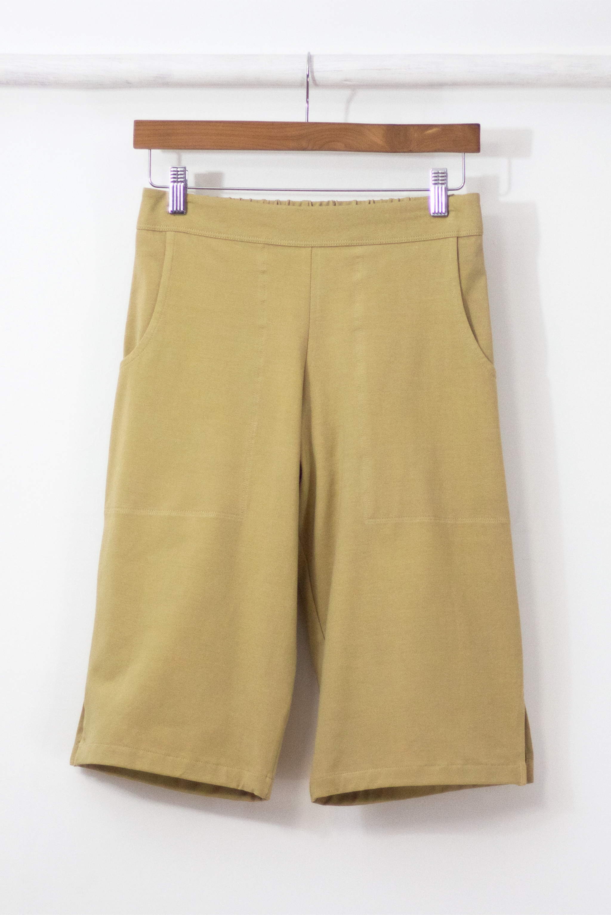Slim Shorti Crops - Solids