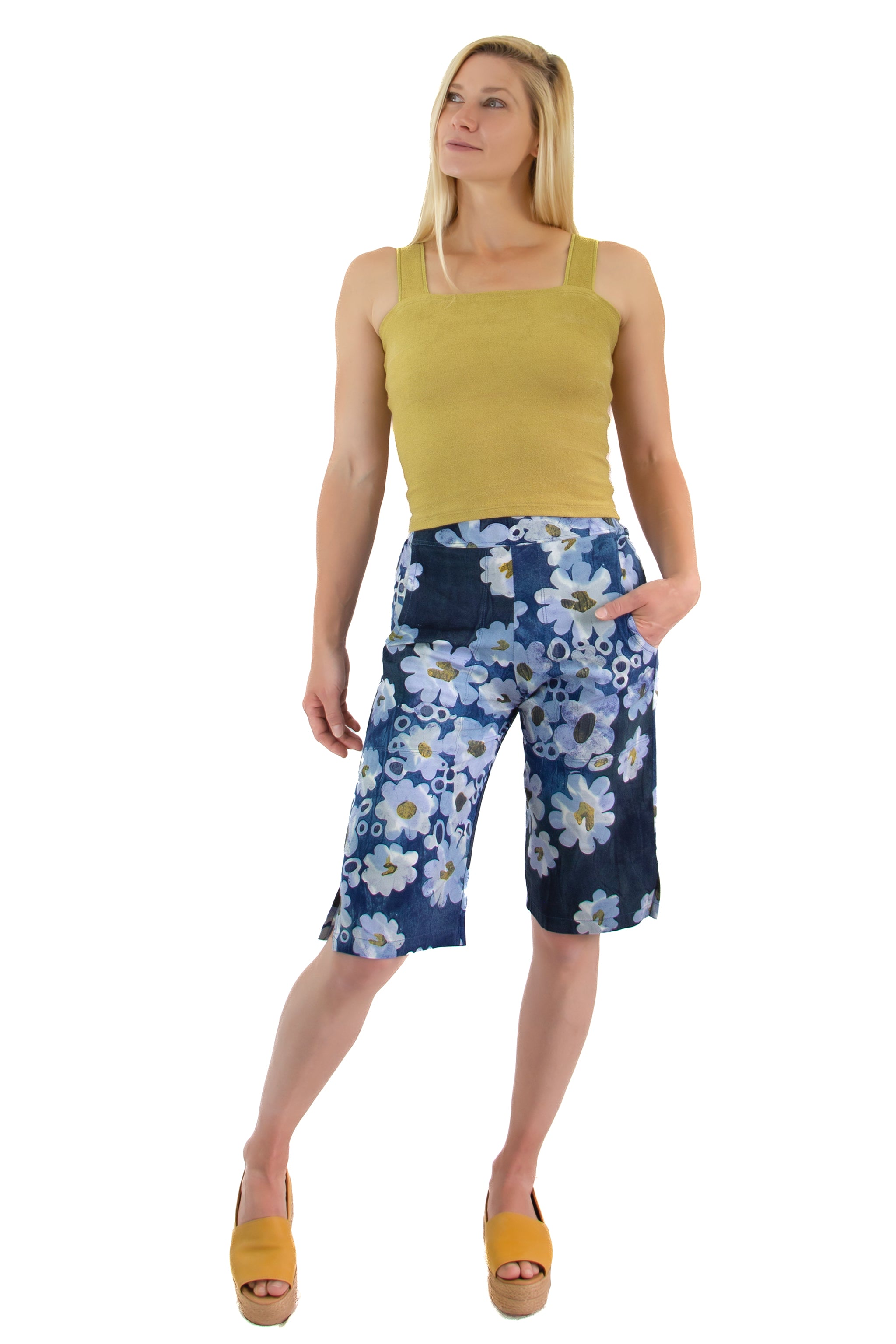 Slim Shorti Crops - Afloat