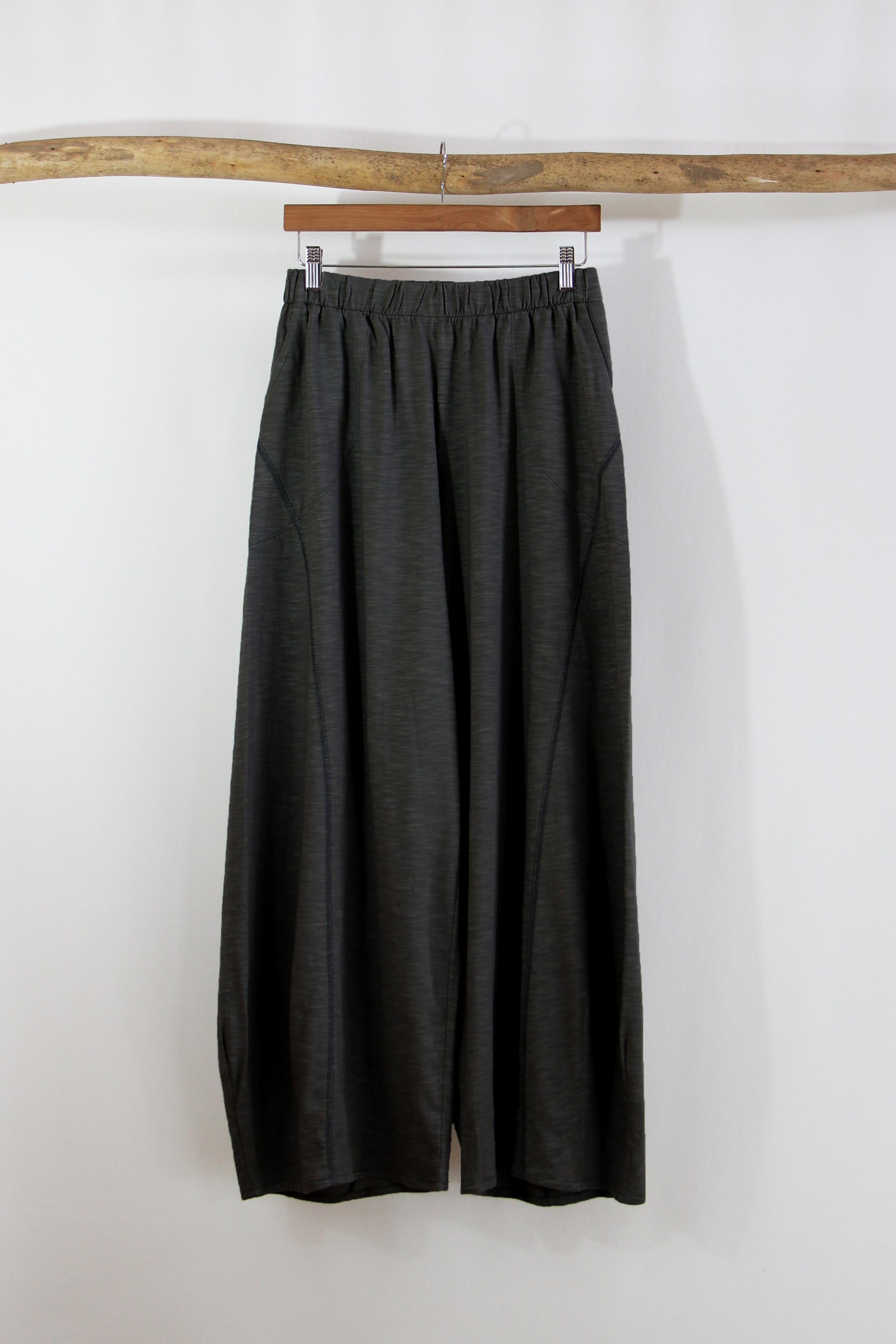 Divided Pants - 2217 - Solids