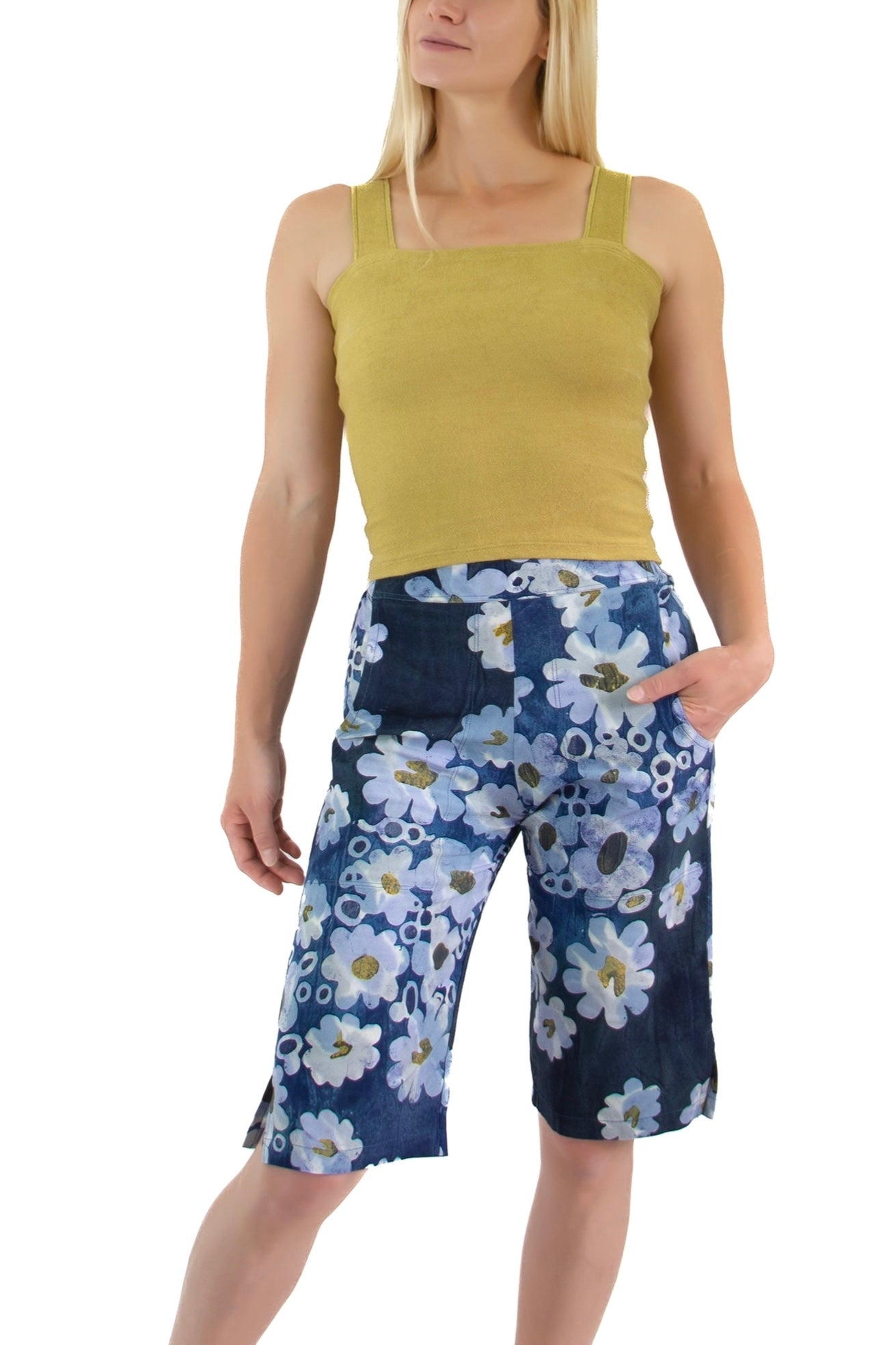 Slim Shorti Crops - Afloat
