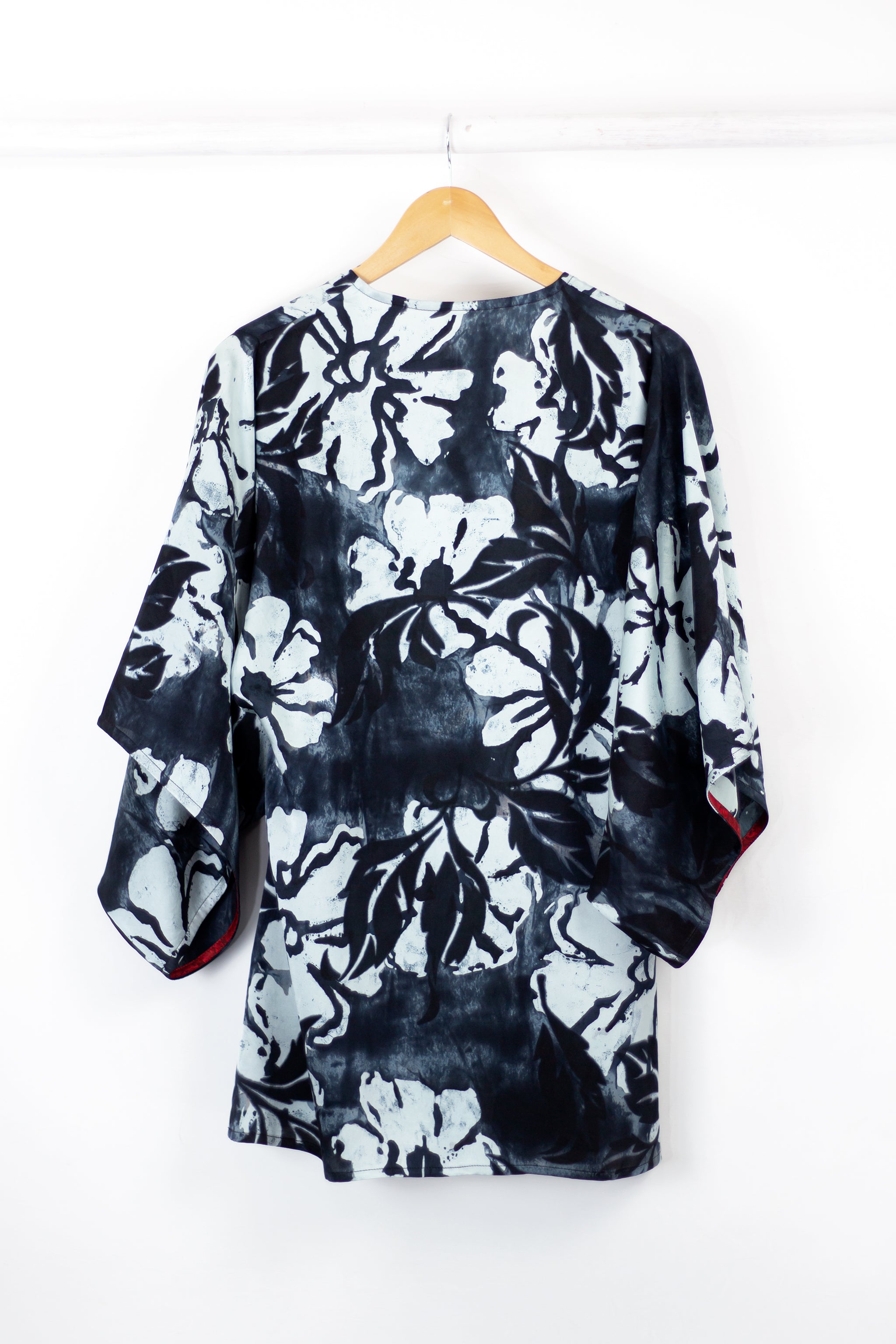 Hand Painted Short Silk Kimono 6669S - Hula Nights