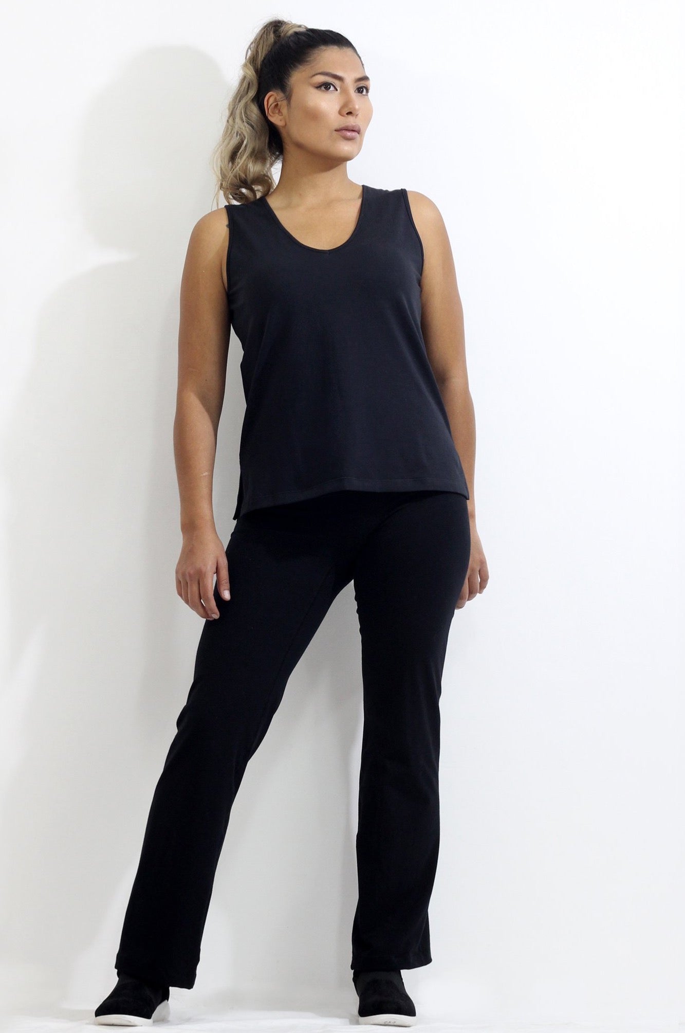 Athleisure V-Tank - Solid