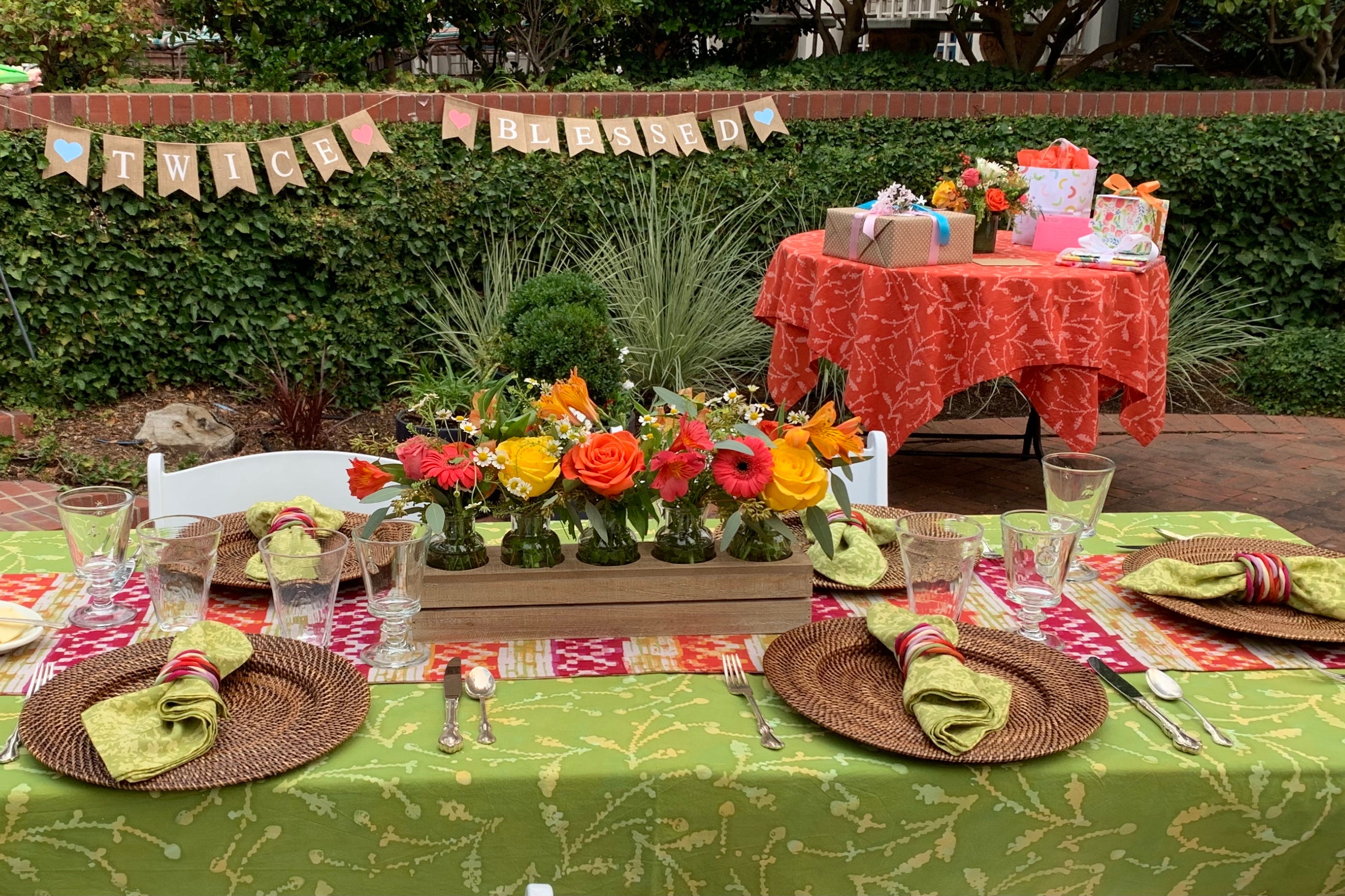 Hand Painted Tablecloths and Napkin Sets