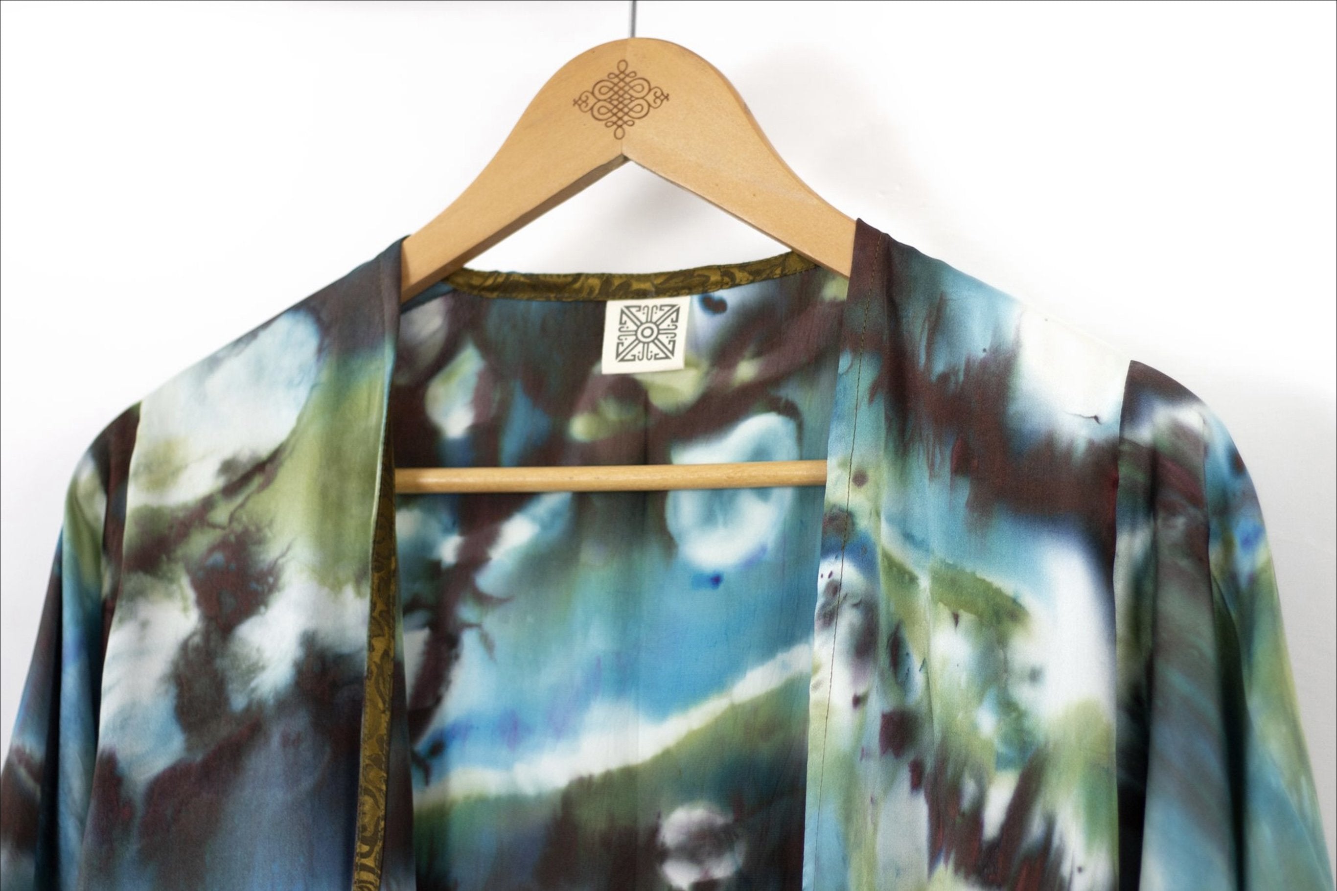Hand Painted Silk Kimono 6669M - Confucius Waters