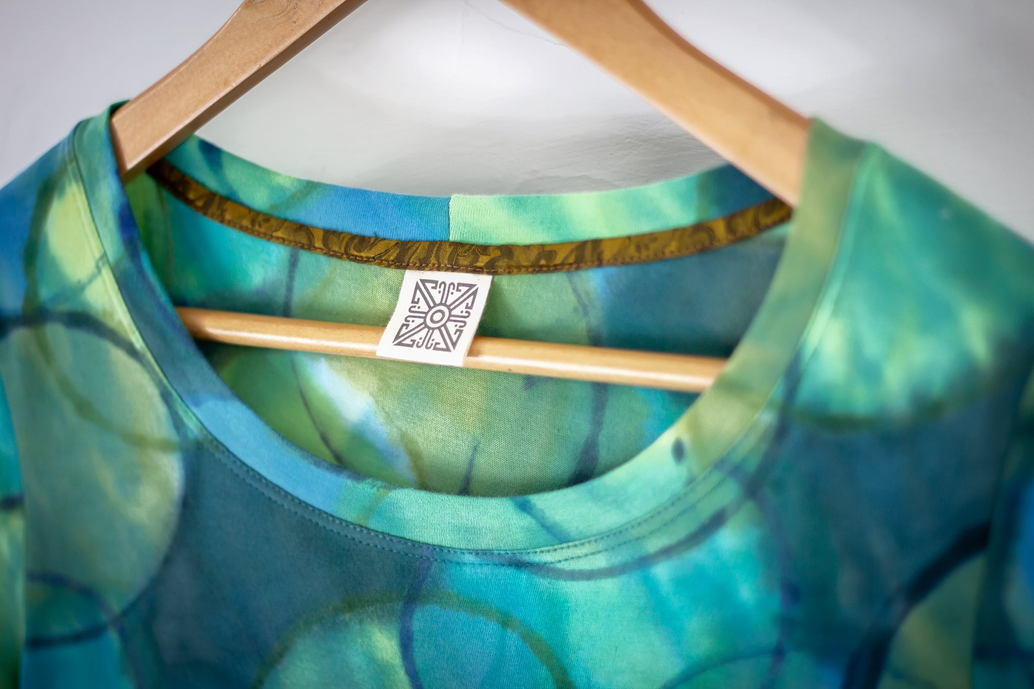 Sara Tee - Orbz Blue Verde