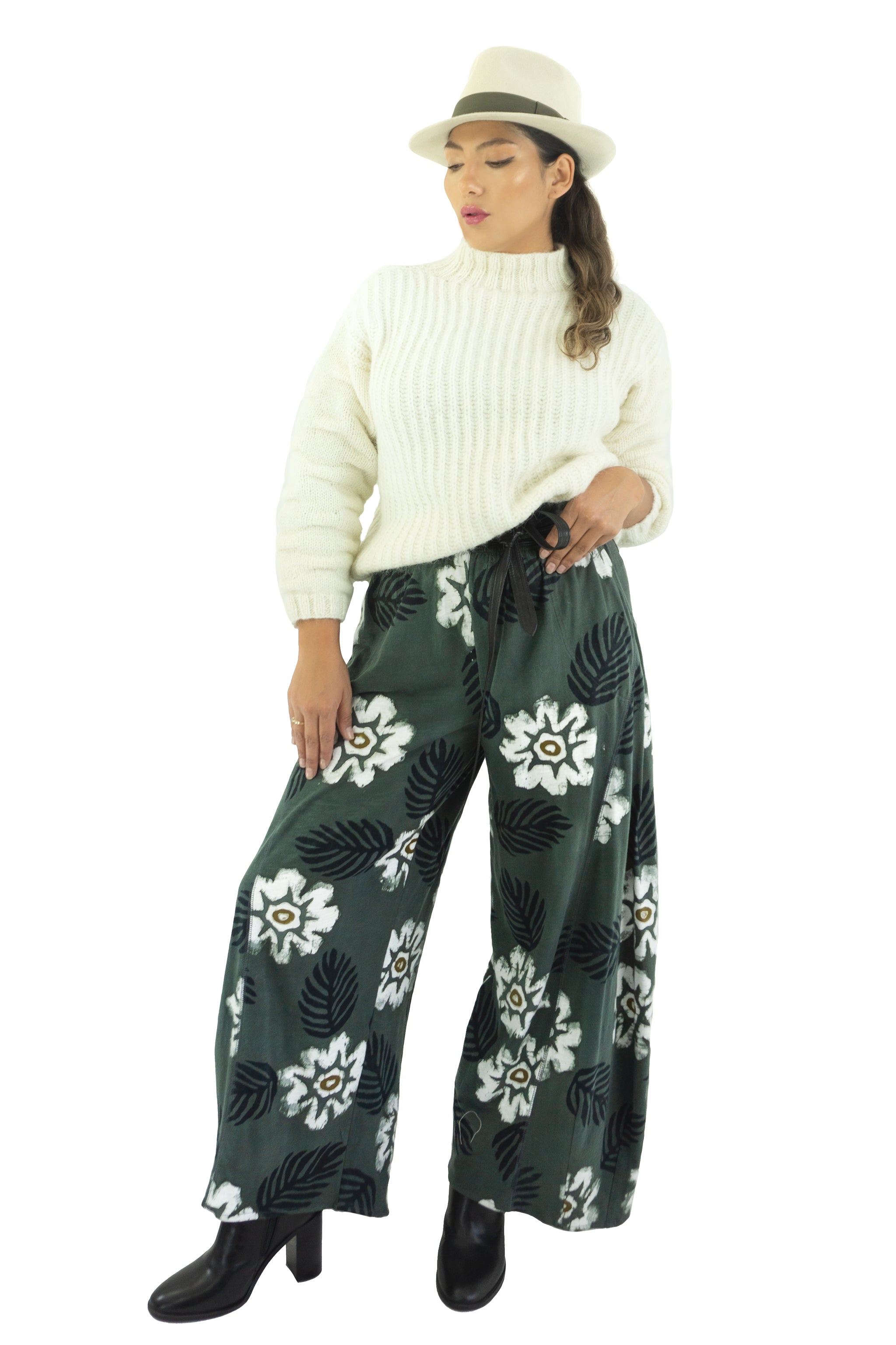 Divided Pants - Oleander