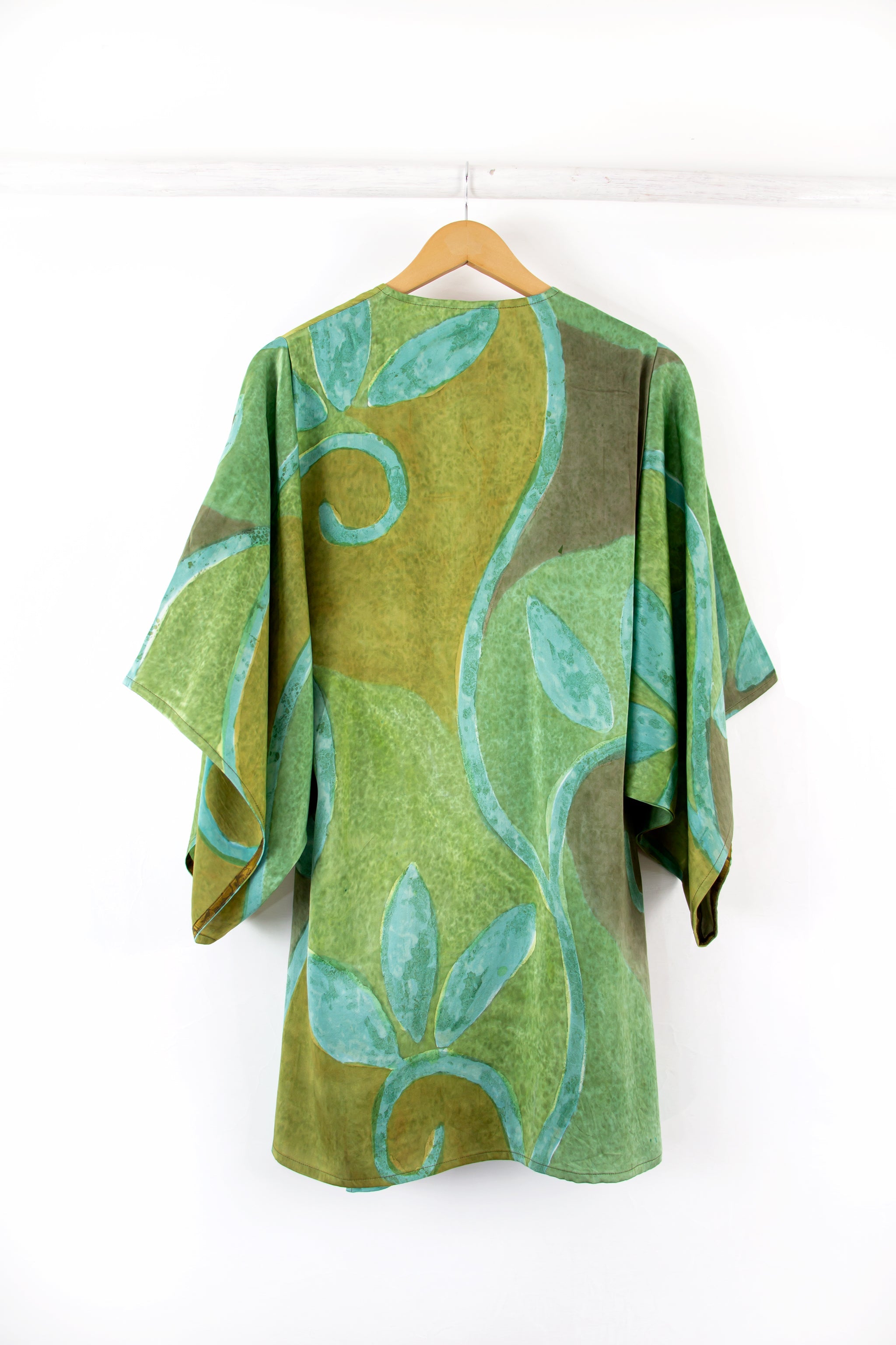 Hand Painted Short Silk Kimono - D'Vine