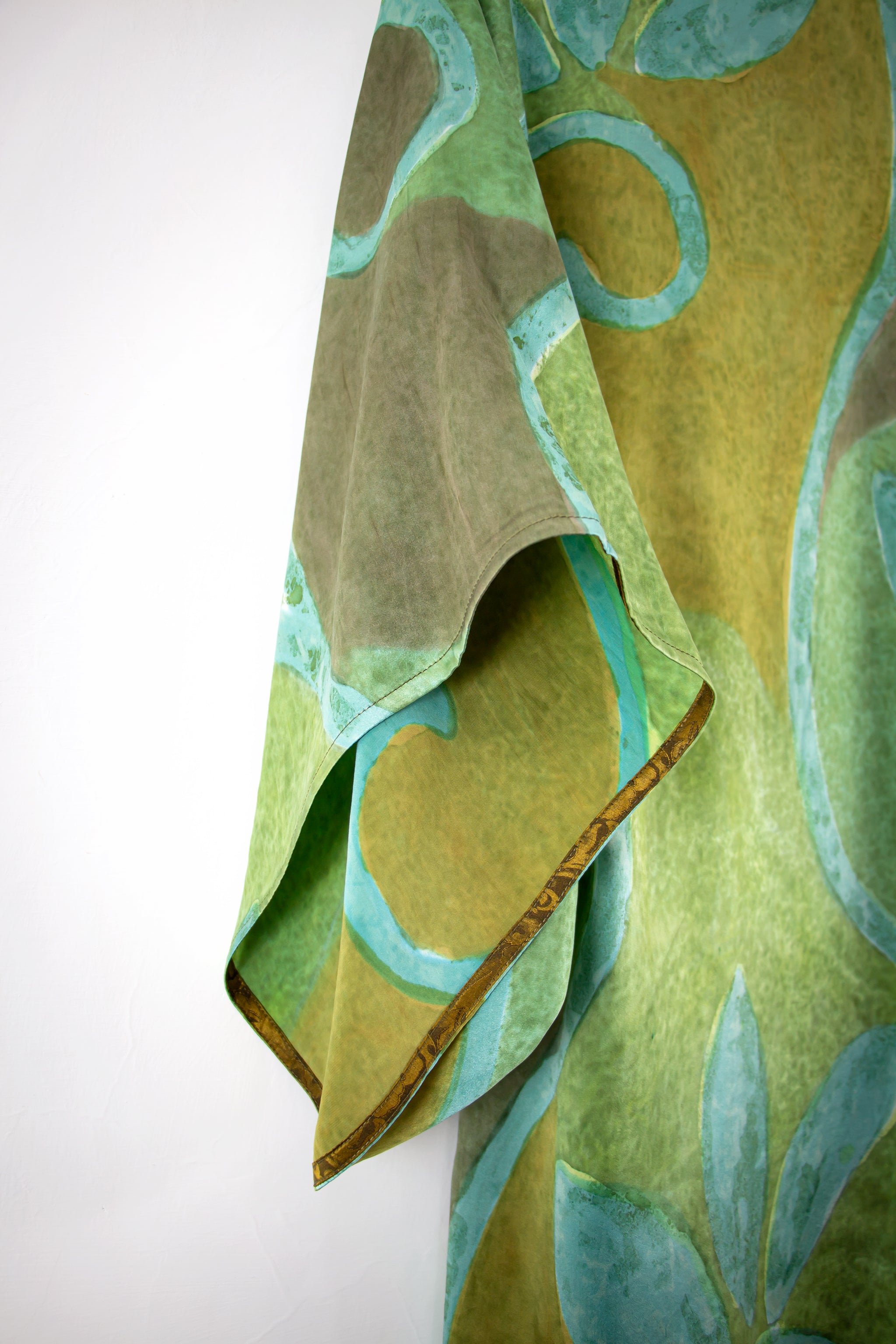 Hand Painted Short Silk Kimono 6669S - D'Vine