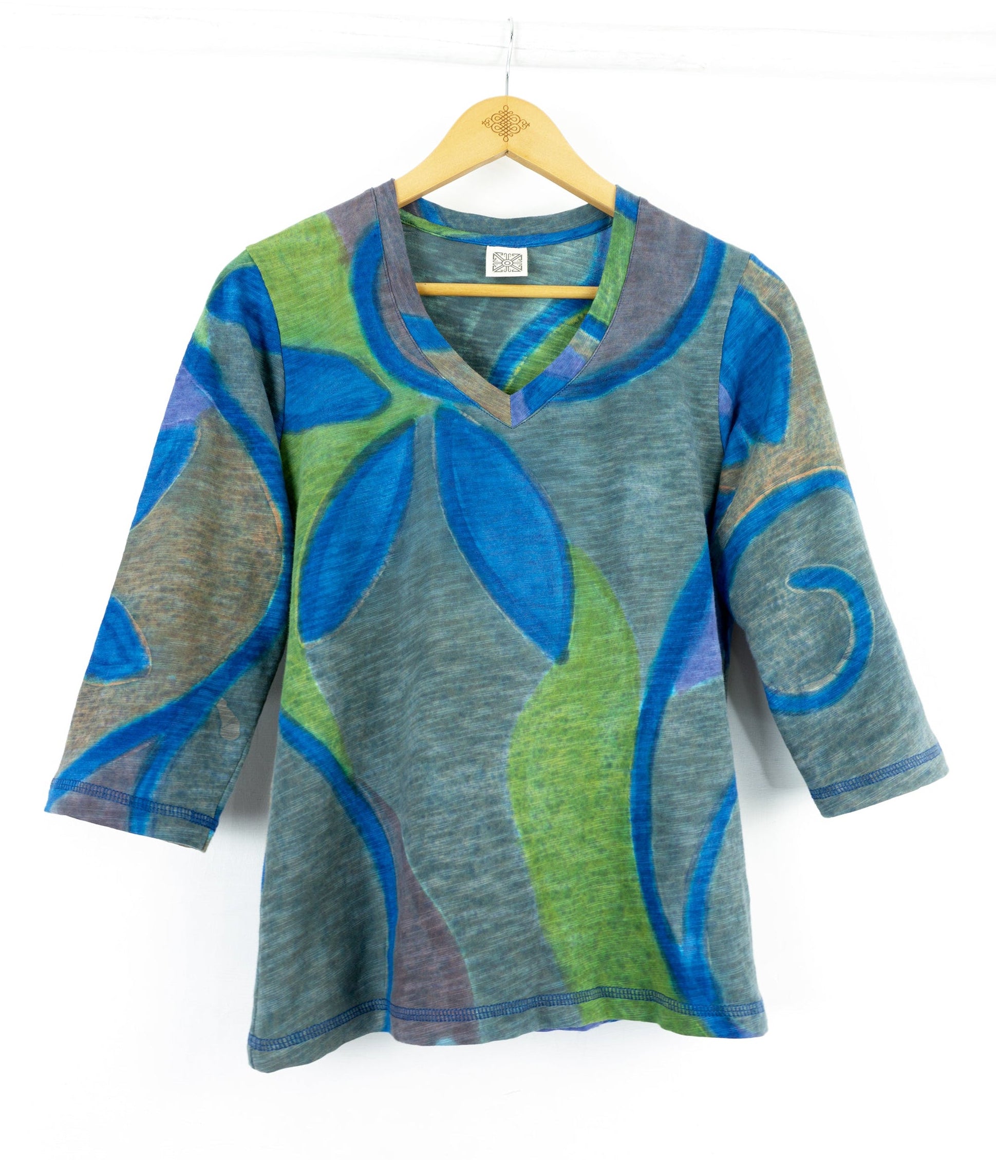 Deb Vee Tee -  D'Vine Motif