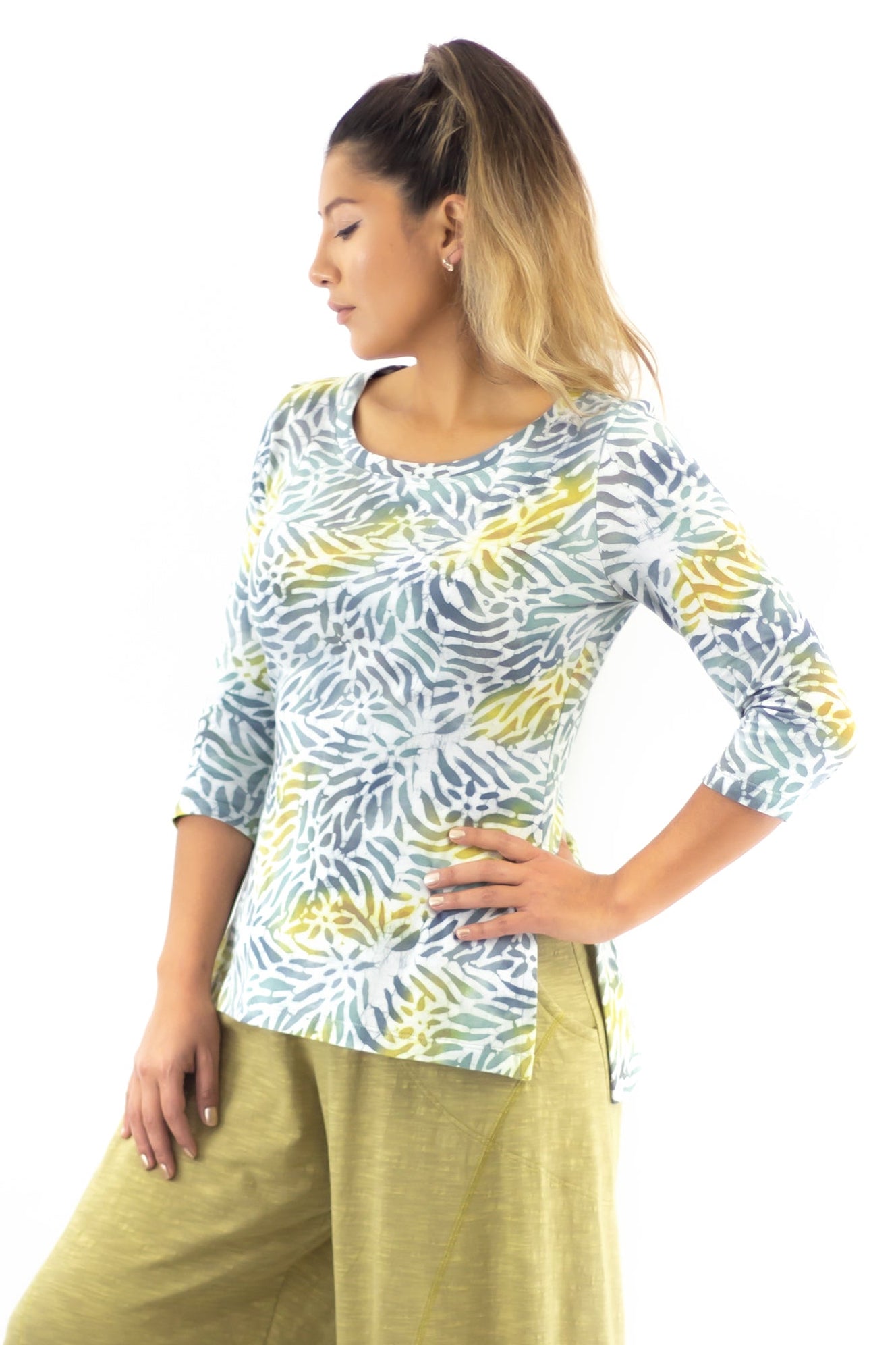 Sara Tee (3/4 Sleeve) - Mingle Motif